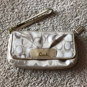 Coach wristlet wallet